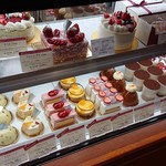 パティスリー ショコラトリー オーディネール - ショーケース♪