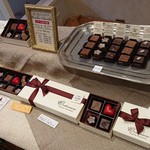 パティスリー ショコラトリー オーディネール - 店内♪