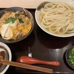 純愛うどん なでしこ - あつあつ〜かけうどん（￥600）・ミニ親子丼（￥540）