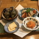居酒屋山さん - 店主おまかせ3皿 1皿目 ツブ ホヤの塩辛 ツナマヨ クリームチーズの味噌漬け