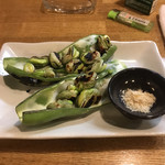 居酒屋山さん - そら豆炭焼き