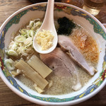 特麺コツ一丁ラーメン - ラーメン 麺半分アブラ多め 700円 ニンニクあり