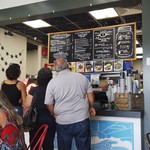 Ultimate Burger - 内観行列