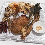 カントニーズ 燕 ケン タカセ - 薬草