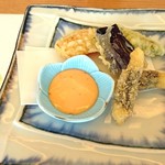 創作料理と天ぷら 秋月 - 烏賊の紫蘇風味フライ