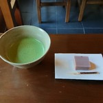 茶室寿楽庵 - お抹茶セット  御茶碗は布志名焼