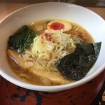 Tenka Gomen - 近江塩鶏麺