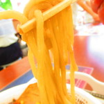 ラーメン東横 - 新潟ご当地濃厚味噌ラーメン　８００円（税込）の麺のアップ【２０１９年５月】