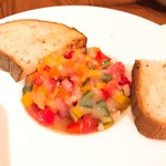 ビストロ 集 - ピリニャカ　ライ麦パンを添えて