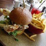 Harbour Inn - 料理写真:カニカニバーガー。