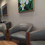 JCB Plaza Lounge - ソファーいっぱい。寛げます。