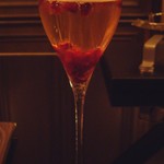 バー クーゲル - 石榴のシャンパン.JPG