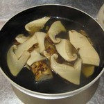 新和食 元永 - 秋を代表するお碗和牛テールスープ仕立て名残の松茸を贅沢に