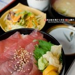 ふくろう - まぐろ丼 650円