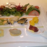 エスカーレ ホテルモントレ グラスミア大阪 - 前菜とサラダ、とても綺麗な盛り付け