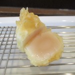 旬彩 天ぷら 心来(しんら） - ホタテ：レア感が堪りまません。　　　　　2019.05.20