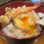 旬彩 天ぷら 心来(しんら） - 小小天丼：海老天、黄身の天ぷらのなかはトロットロです。　　　　　2019.05.20