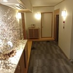 竹鮨 - 2階の廊下。3～4部屋あるんですね。そのうち私達が入ったのは画像真正面の部屋。