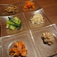 個室焼肉ITADAKI 町田 - キムチなど六種
