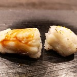 西麻布 鮨葵 - アナゴの塩とタレ