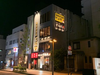 Koshitsu Izakaya Tebaichi - お店は焼き鳥屋すみれさんの３階４階にございます。