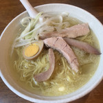 らあめん厨房 どる屋 - 鯛塩バターらーめん大盛950円