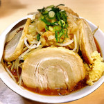Ramen Kura - 肉ラーメン850円
                        麺 太麺
                        硬さ 普通
                        生ﾆﾝﾆｸ 有り
                        野菜 2倍
                        背脂 多め
                        ピリ辛