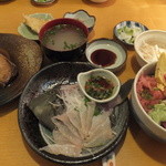 三太郎鮨 - 本日のランチセット（カワハギの刺身）