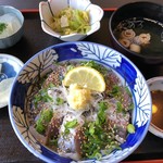 海鮮食堂岩屋 - 鯵のたたき丼定食 1290円。