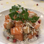 「サーモンタルタル」780円