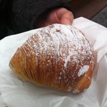 La Sfogliatella Mary - これがスフォリアテッラ　見るからにパリッパリでしょ
