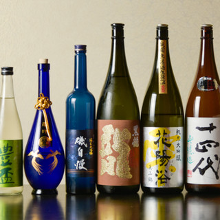 Enjoy our cuisine along with a variety of delicious sake from all over the country.