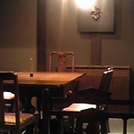 店内は落ち着いた大人の空間といった感じです。