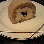 今回は玄米のロールケーキだそうです。