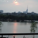 Resutorampurunusu - 席から大濠公園の夕日が