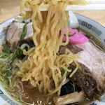 ラーメン 秀峯 - 麺はこんな感じ