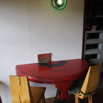 蕎麦+酒＝雲母 - 店内（テーブル席）