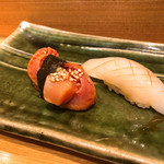 築地玉寿司 - 赤貝のひも ＆ スミイカ 各200円