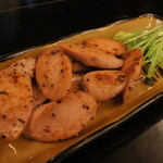 Yakitoriyagudenguden - 魚肉ソーセージの黒胡椒炒め