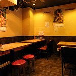 名古屋コーチン焼鳥火神 - 奥の3卓