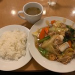 南海飯店 - かたい焼ソバとライス