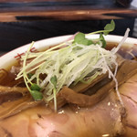 中華そば しば田 - メンマ、白髪ネギ、カイワレ