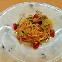 Ristorante 迫 - ふくよかな鯵の旨味に甘い春キャベツやプチトマト、鯵と春キャベツのアーリオ・オーリオ