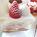 ブレイブリー - 料理写真:ショートケーキ　３９９円