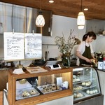 Tsuki Cafe - アンティークとモダンがミックスしたお洒落カフェ