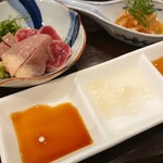 鳥田中 - 湯引き盛合せ(ハツ、砂肝、レバー)