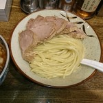 新橋 纏 - 大盛麺とチャーシュー