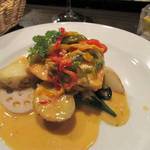 キャトルラパン - アトランティックサーモン。　　これも大きいけど、脂身の少ない部分？　なので食べられます。