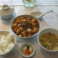 四川豆花飯荘 東京店 - 四川豆花飯荘麻婆豆腐セット、これだけだと1,620円（注）