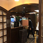 Suteki Hausu Roin - ▲新阪急ホテル地下にある昔と変わらぬ佇まい